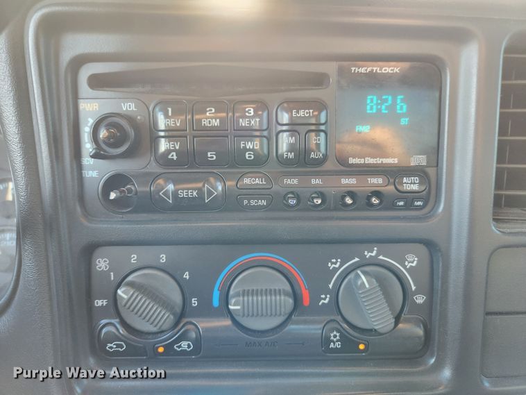 image for item MK9348 2001 GMC Sierra 1500  Ext. Cab pickup truck