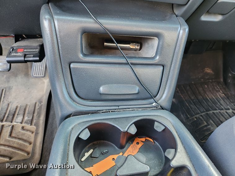 image for item MK9348 2001 GMC Sierra 1500  Ext. Cab pickup truck