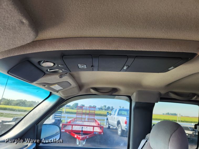 image for item MK9348 2001 GMC Sierra 1500  Ext. Cab pickup truck