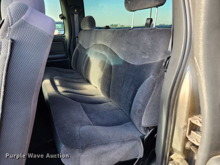 image for item MK9348 2001 GMC Sierra 1500  Ext. Cab pickup truck