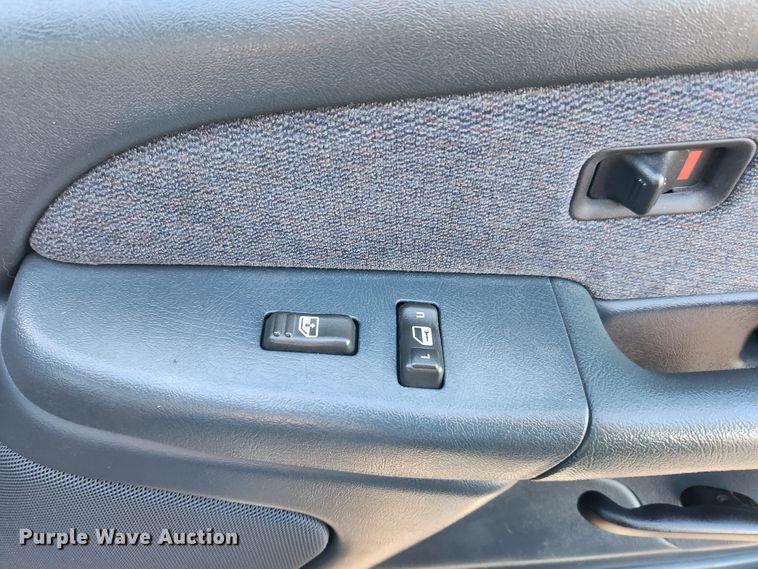 image for item MK9348 2001 GMC Sierra 1500  Ext. Cab pickup truck