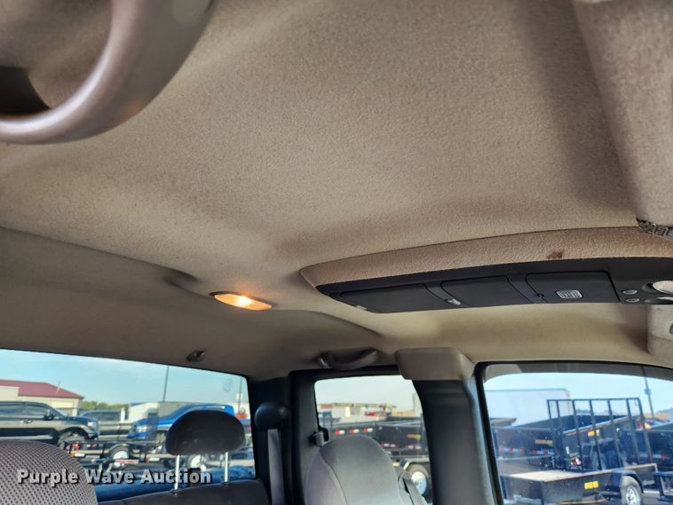 image for item MK9348 2001 GMC Sierra 1500  Ext. Cab pickup truck