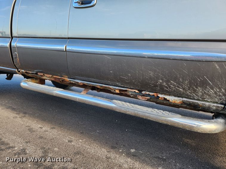 image for item MK9348 2001 GMC Sierra 1500  Ext. Cab pickup truck