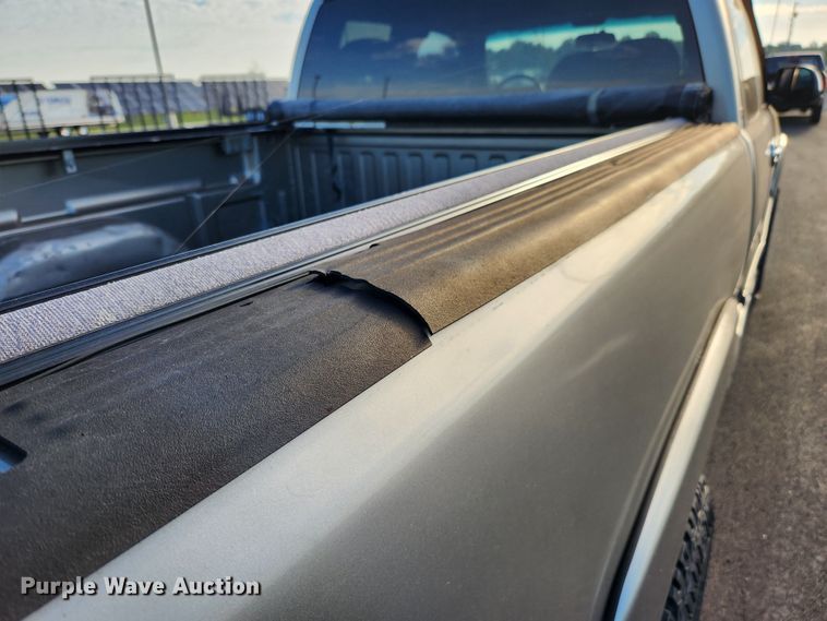 image for item MK9348 2001 GMC Sierra 1500  Ext. Cab pickup truck