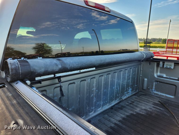 image for item MK9348 2001 GMC Sierra 1500  Ext. Cab pickup truck