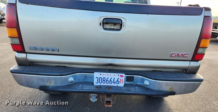 image for item MK9348 2001 GMC Sierra 1500  Ext. Cab pickup truck