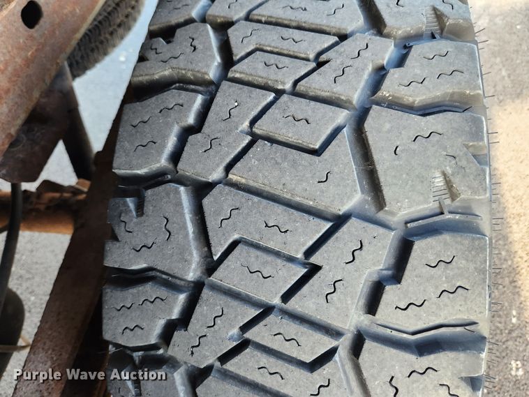 image for item MK9348 2001 GMC Sierra 1500  Ext. Cab pickup truck