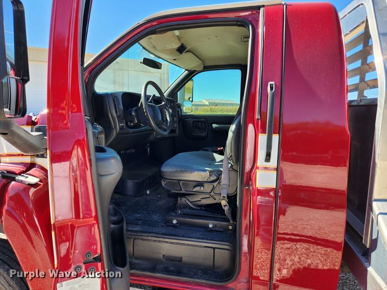 image for item MK9380 2008 Chevrolet C4500  flatbed truck