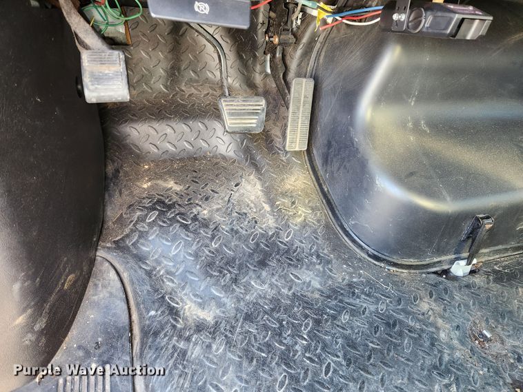 image for item MK9380 2008 Chevrolet C4500  flatbed truck