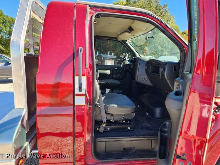 image for item MK9380 2008 Chevrolet C4500  flatbed truck