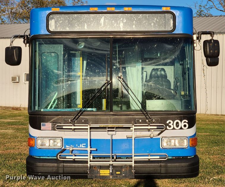 image for item MK9446 2007 Gillig G29E102R2  coach bus