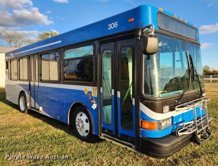image for item MK9446 2007 Gillig G29E102R2  coach bus