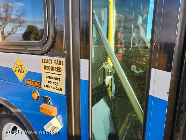 image for item MK9446 2007 Gillig G29E102R2  coach bus