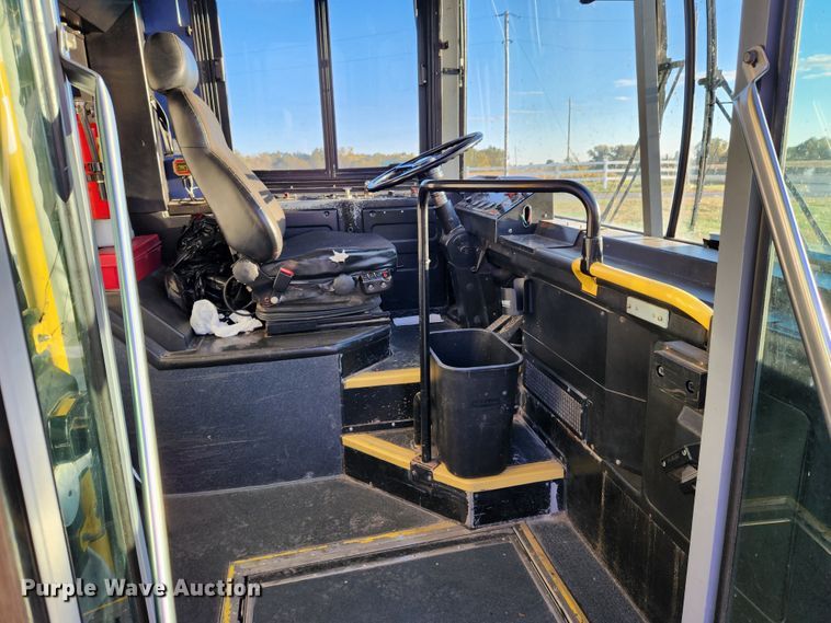 image for item MK9446 2007 Gillig G29E102R2  coach bus