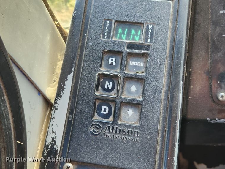 image for item MK9446 2007 Gillig G29E102R2  coach bus