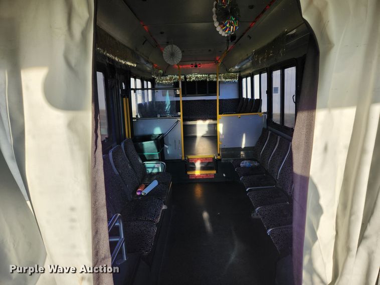 image for item MK9446 2007 Gillig G29E102R2  coach bus