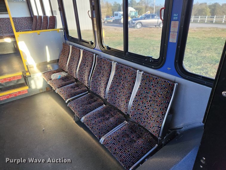 image for item MK9446 2007 Gillig G29E102R2  coach bus