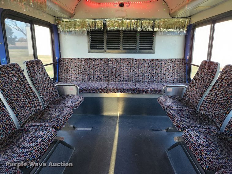 image for item MK9446 2007 Gillig G29E102R2  coach bus