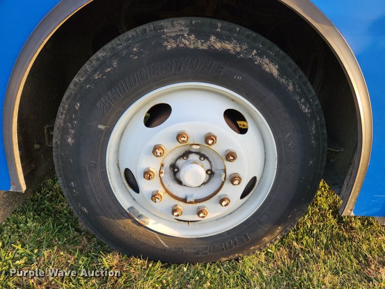 image for item MK9446 2007 Gillig G29E102R2  coach bus