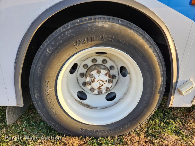 image for item MK9446 2007 Gillig G29E102R2  coach bus