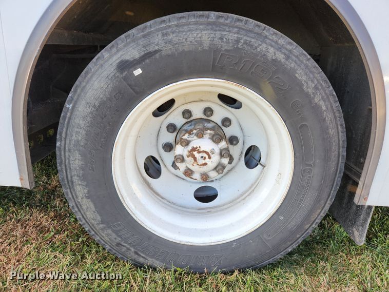 image for item MK9446 2007 Gillig G29E102R2  coach bus