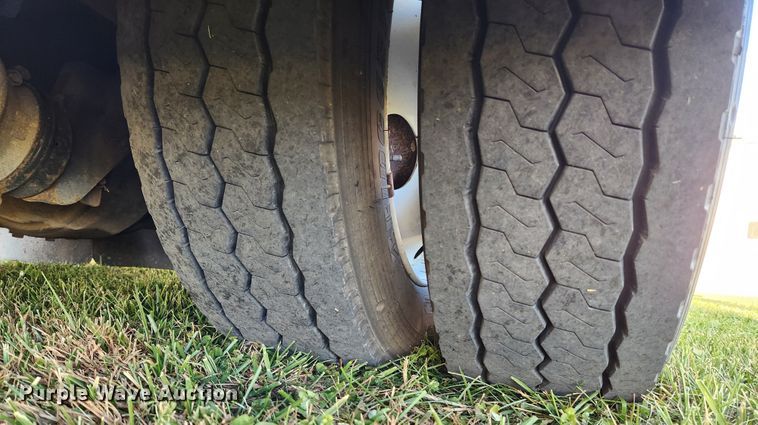 image for item MK9446 2007 Gillig G29E102R2  coach bus