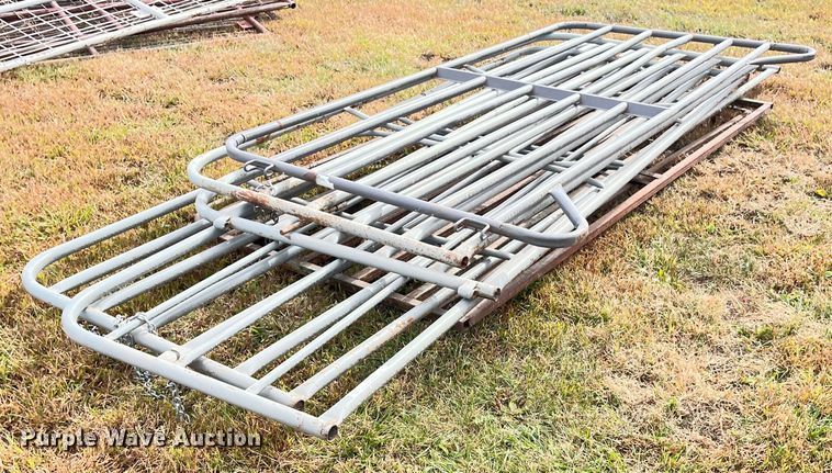 image for item MN9340 Approximately 7 livestock panels