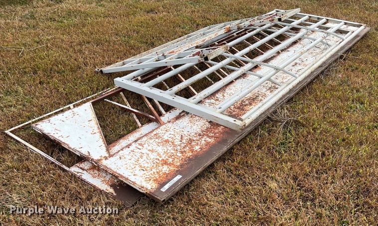 image for item MN9342 Bale feeder