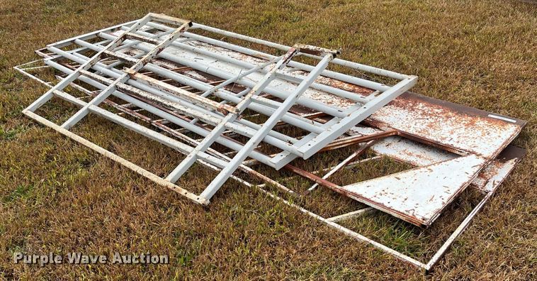 image for item MN9342 Bale feeder