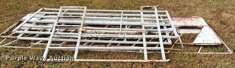 image for item MN9342 Bale feeder