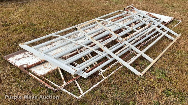 image for item MN9342 Bale feeder