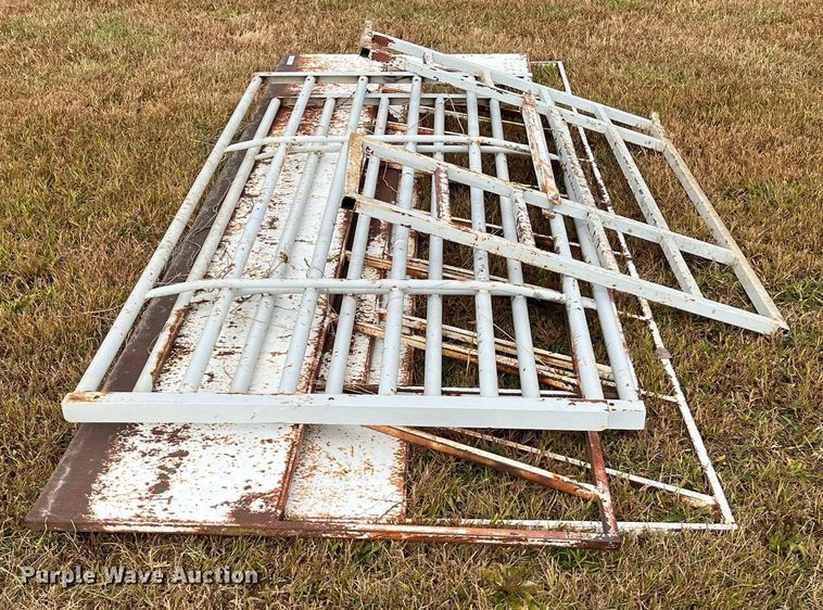 image for item MN9342 Bale feeder