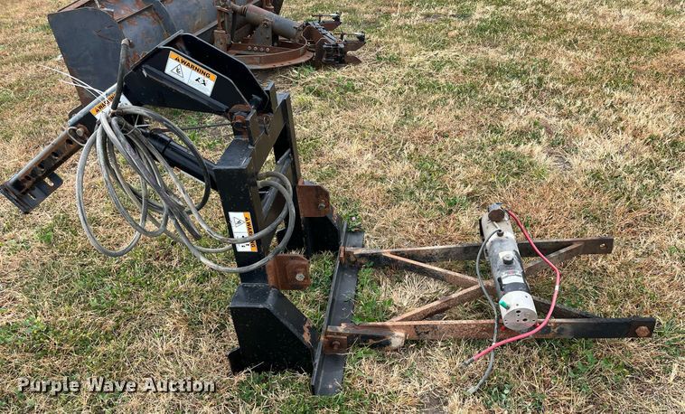 image for item MN9345 Valk V51075  snow plow