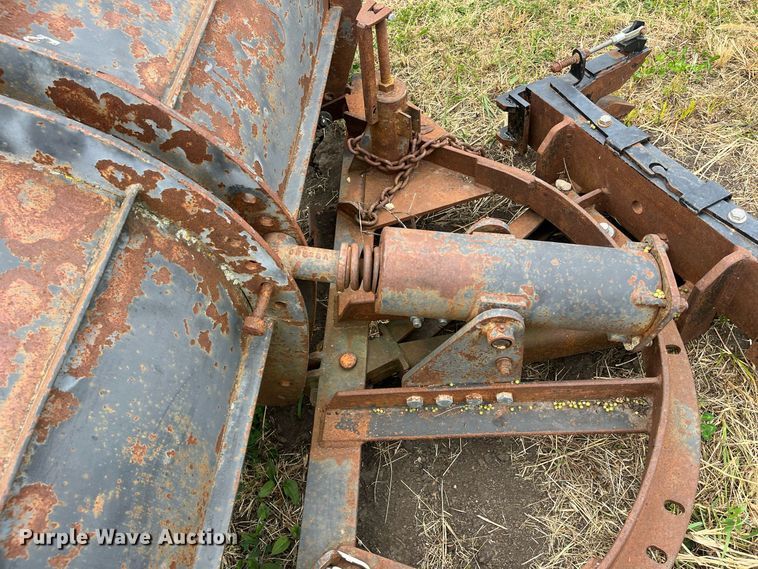 image for item MN9345 Valk V51075  snow plow