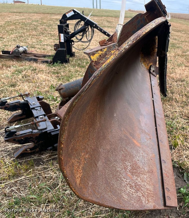 image for item MN9345 Valk V51075  snow plow