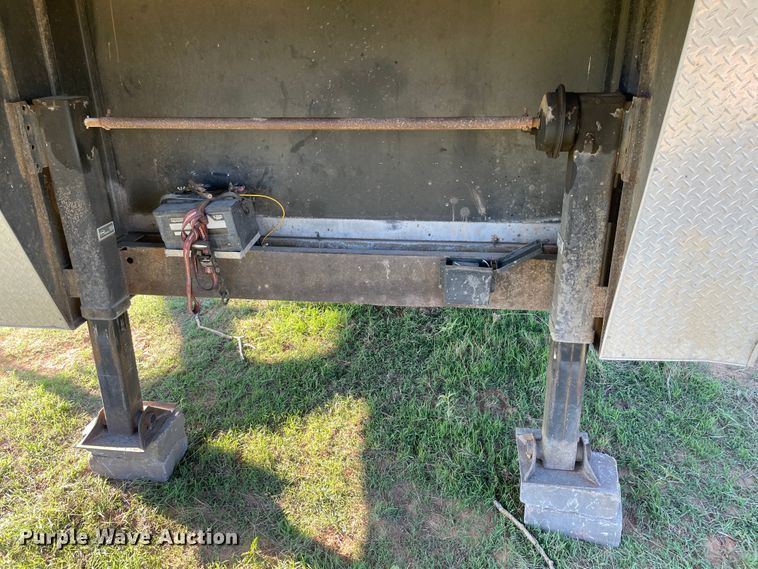 image for item MR9335 2002 Pace SCG8540TTA3  enclosed cargo trailer