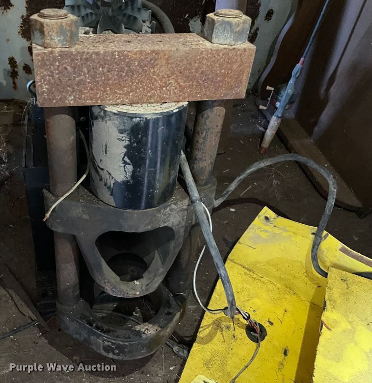 image for item MR9404 Eaton ET4020  crimp machine