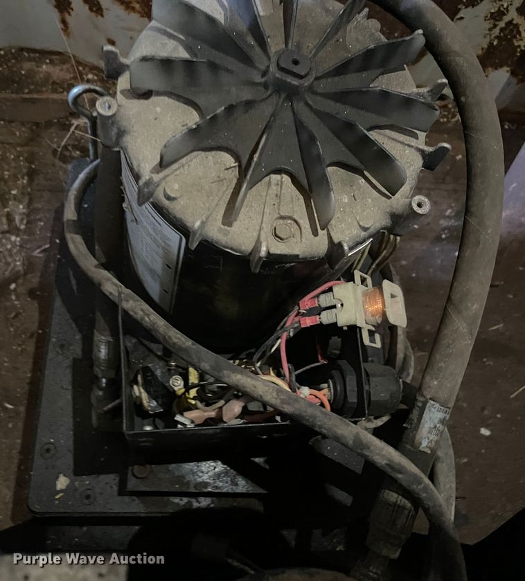 image for item MR9404 Eaton ET4020  crimp machine