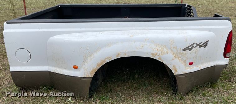 image for item MR9459 Ford F350  pickup truck bed