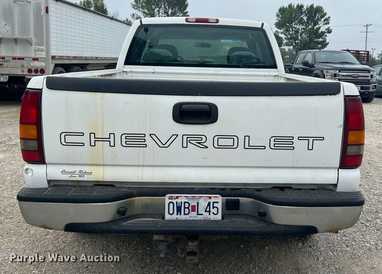 image for item MR9859 2002 Chevrolet Silverado  1500  Ext. Cab pickup truck