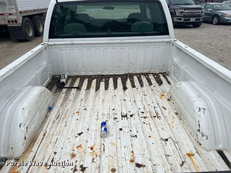 image for item MR9859 2002 Chevrolet Silverado  1500  Ext. Cab pickup truck