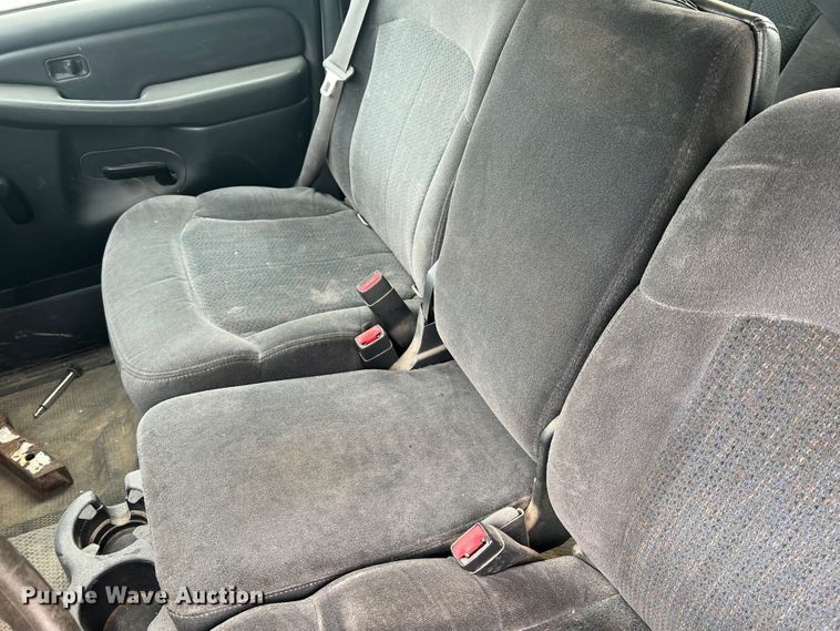 image for item MR9859 2002 Chevrolet Silverado  1500  Ext. Cab pickup truck