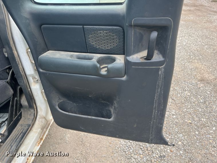 image for item MR9859 2002 Chevrolet Silverado  1500  Ext. Cab pickup truck