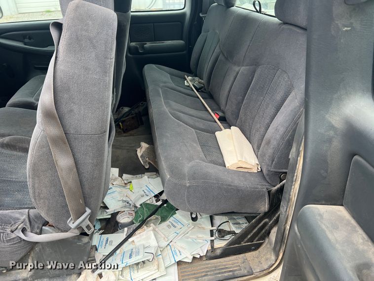 image for item MR9859 2002 Chevrolet Silverado  1500  Ext. Cab pickup truck