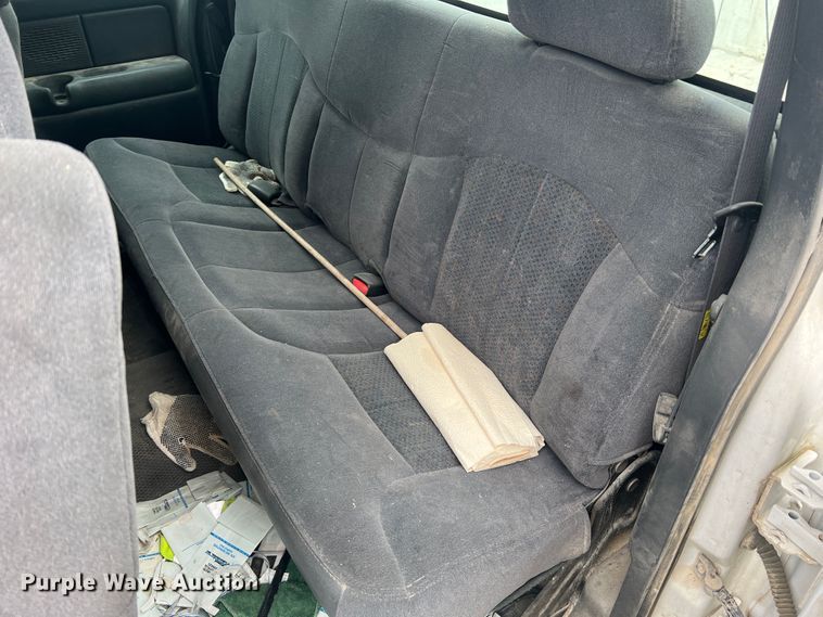 image for item MR9859 2002 Chevrolet Silverado  1500  Ext. Cab pickup truck