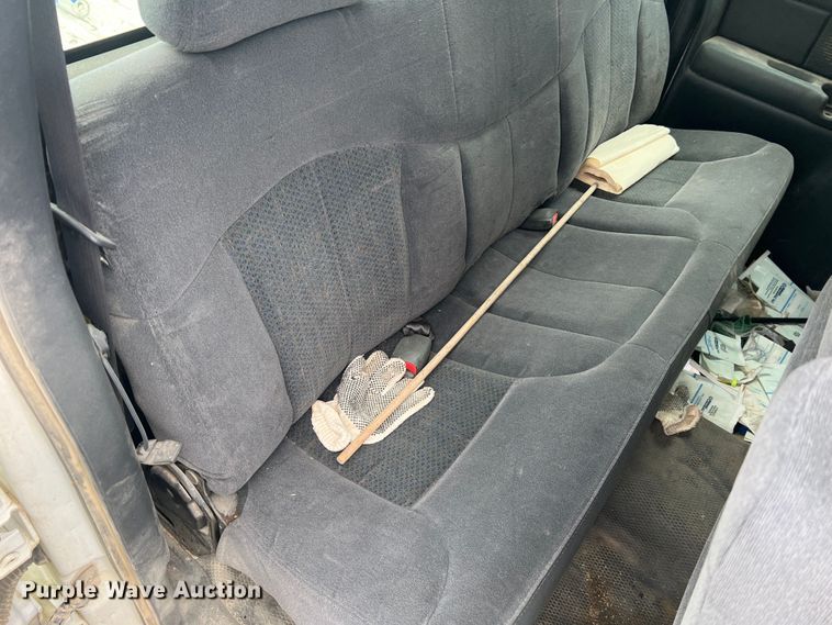 image for item MR9859 2002 Chevrolet Silverado  1500  Ext. Cab pickup truck