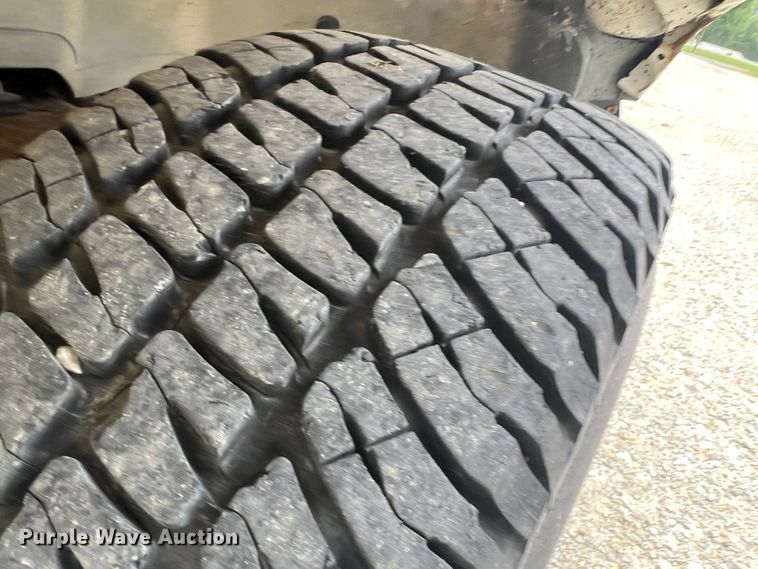 image for item MR9859 2002 Chevrolet Silverado  1500  Ext. Cab pickup truck