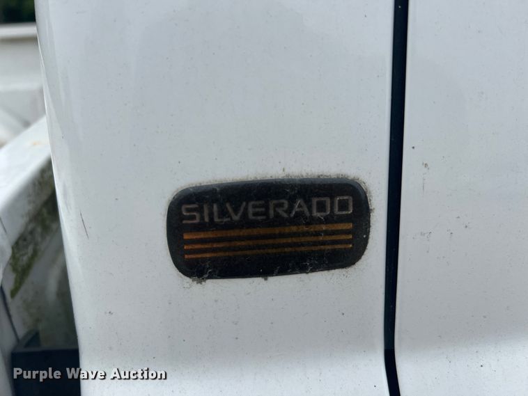 image for item MR9859 2002 Chevrolet Silverado  1500  Ext. Cab pickup truck