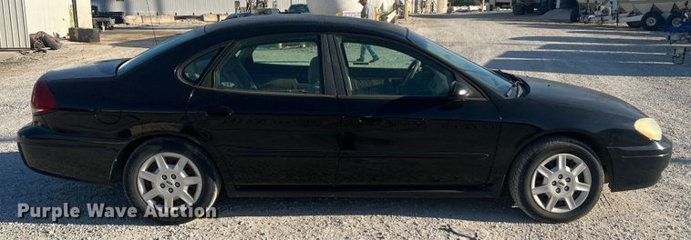 image for item MR9949 2006 Ford Taurus SE