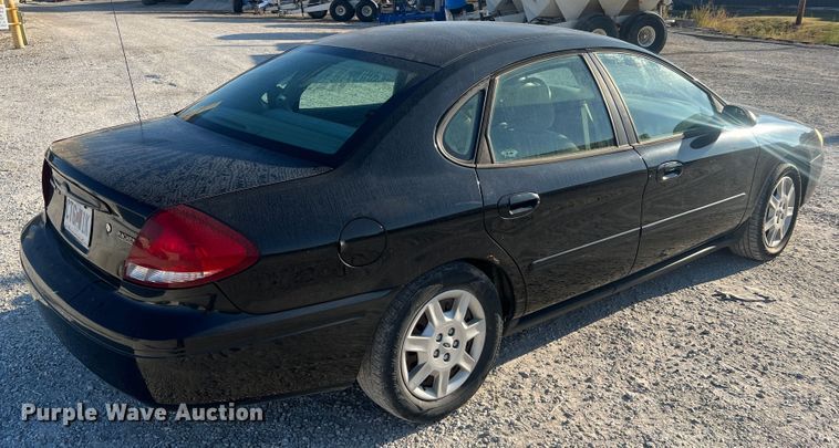 image for item MR9949 2006 Ford Taurus SE